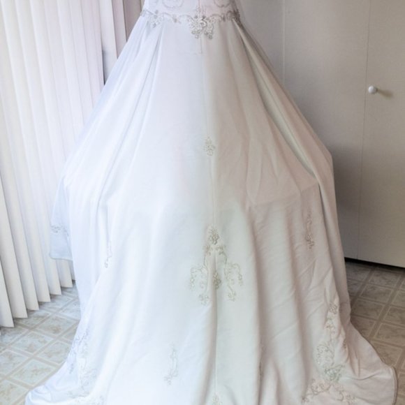 Kay's Bridal, Silk White Wedding Dress - Picture 5 of 5